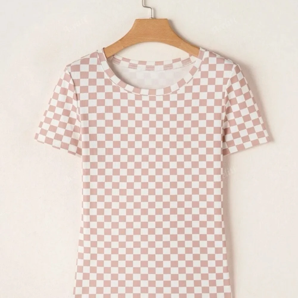 ⭐️Pink and White Fitted Graphic Tee - Picture 1 of 2